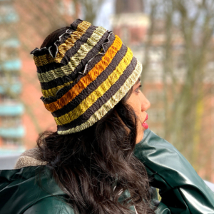 Handgemachtes Stirnband mit gelben Streifen