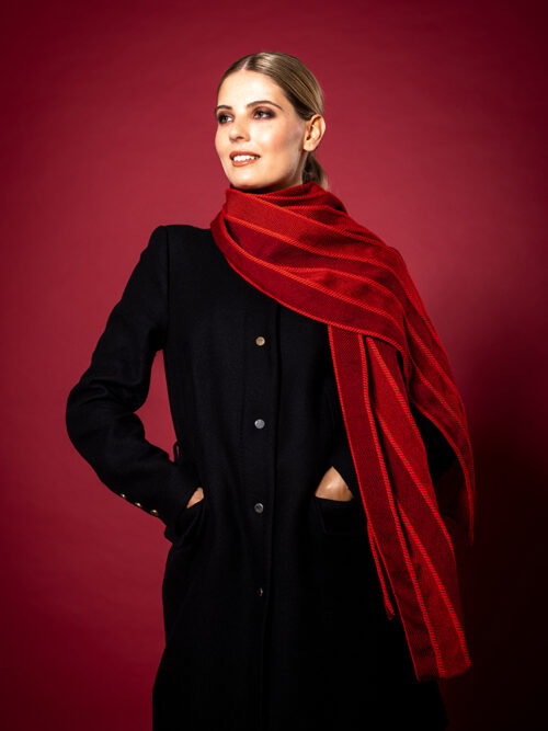 Roter-Wollschal-breit
