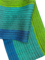 Leinenschal-in-Blau-und-Grün